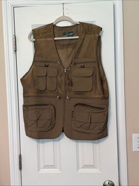 NWOT  Outdoor Mesh Utility Vest in Brown Size XL